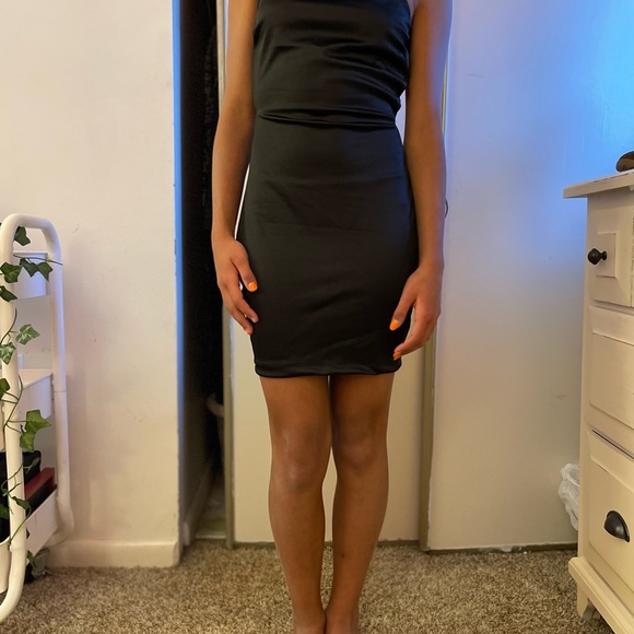 Black silk like dress - Picture 2 of 6